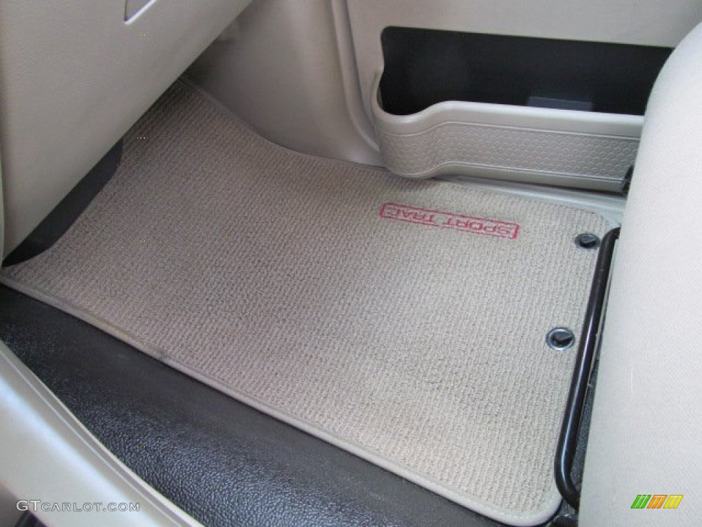 2004 Explorer Sport Trac XLT 4x4 - Pueblo Gold Metallic / Medium Pebble/Dark Pebble photo #17