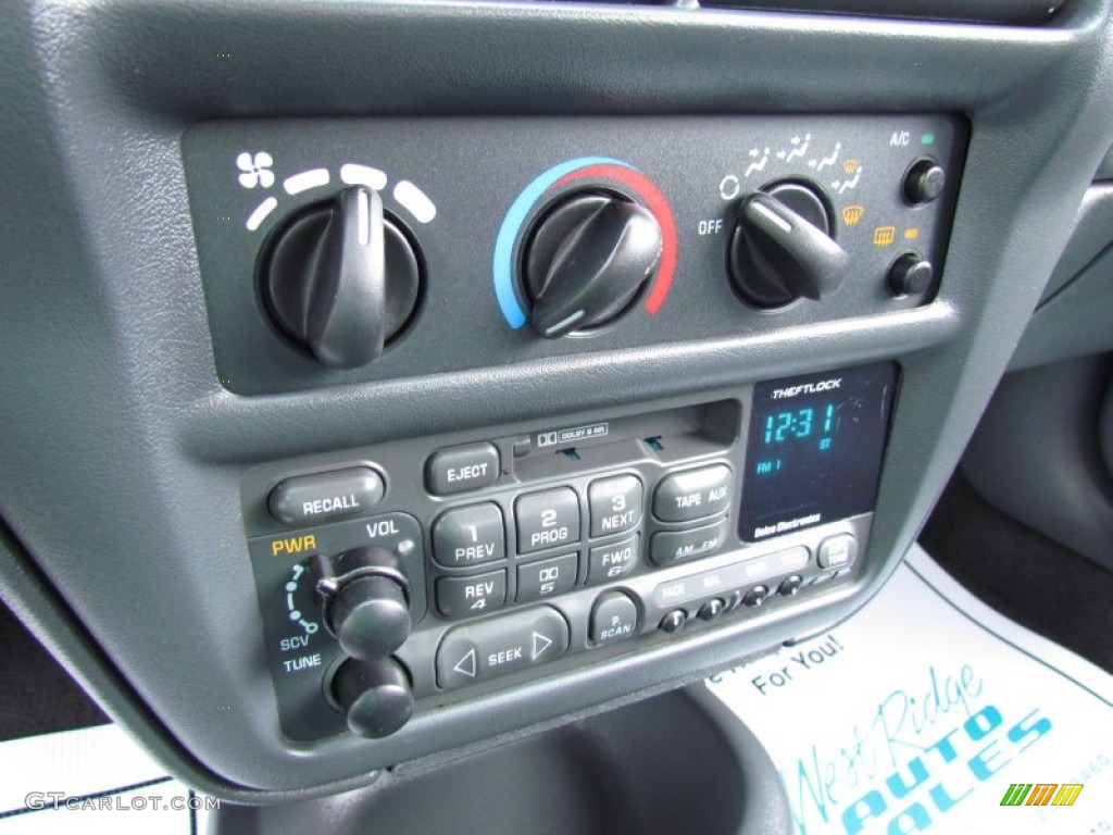 1999 Chevrolet Cavalier LS Sedan Controls Photos