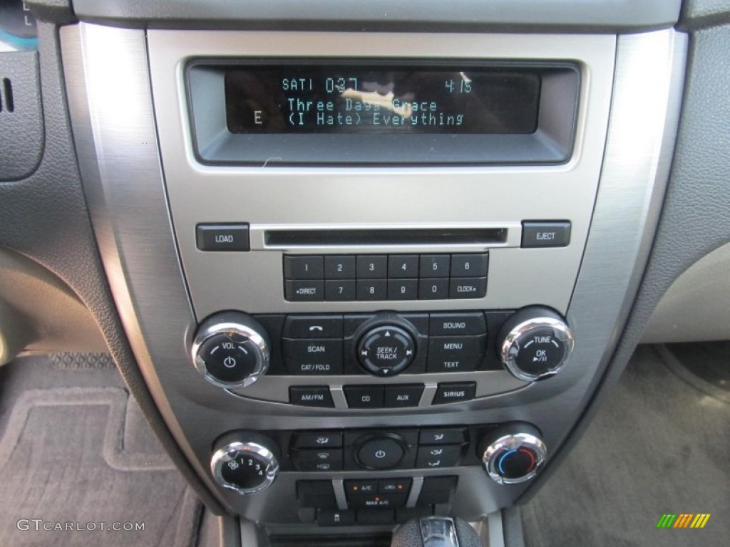 2010 Ford Fusion SE Controls Photo #68843859