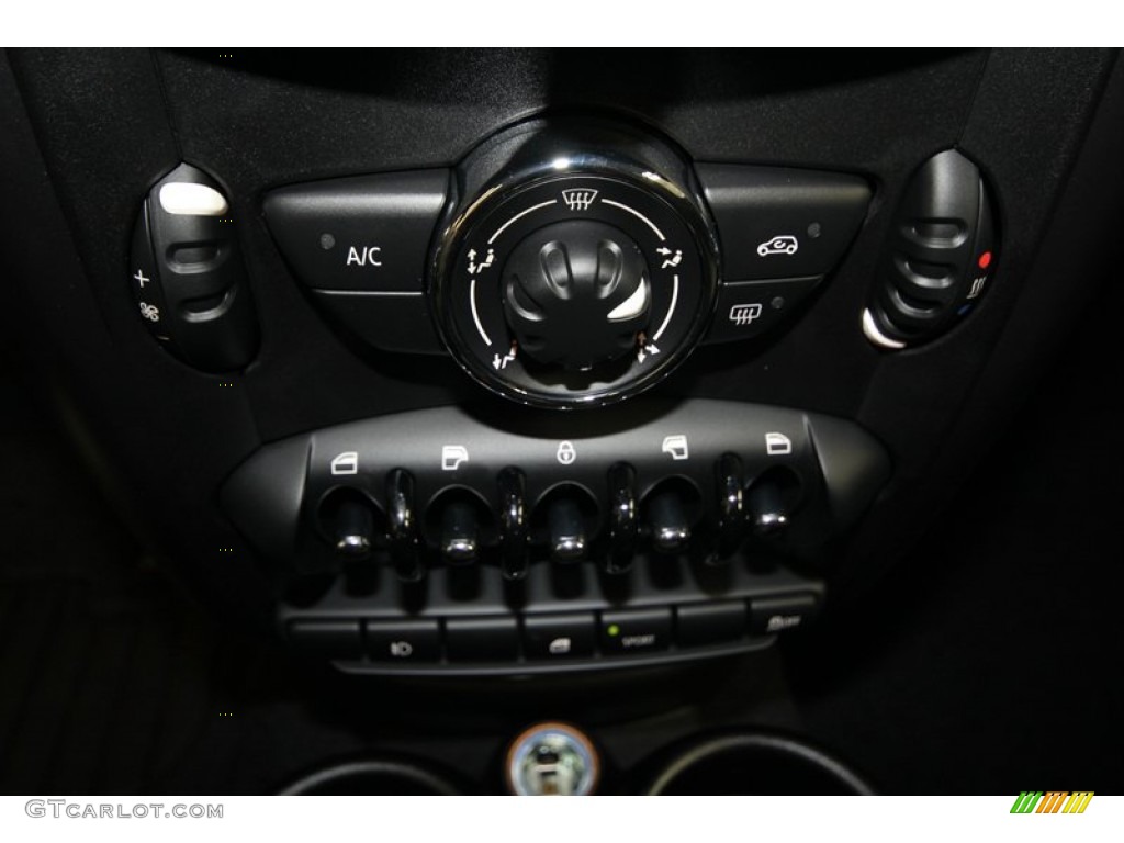 2012 Cooper S Countryman - Pure Red / Carbon Black photo #15