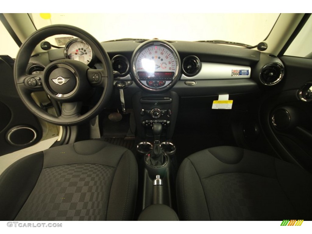 2012 Mini Cooper Hardtop Dashboard Photos
