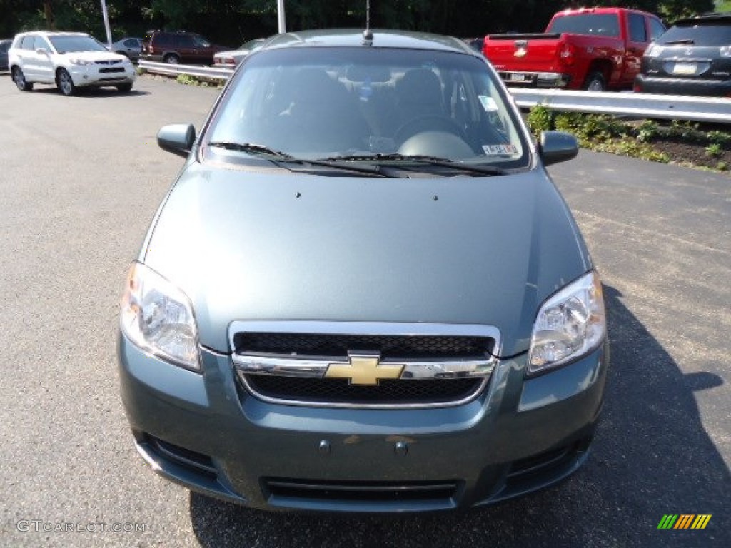 2010 Aveo LT Sedan - Wintergreen / Charcoal photo #18