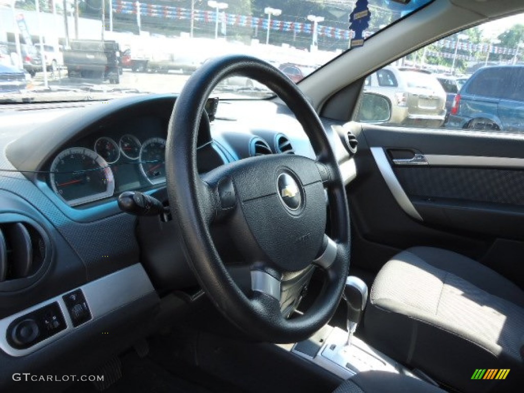 2010 Aveo LT Sedan - Wintergreen / Charcoal photo #19