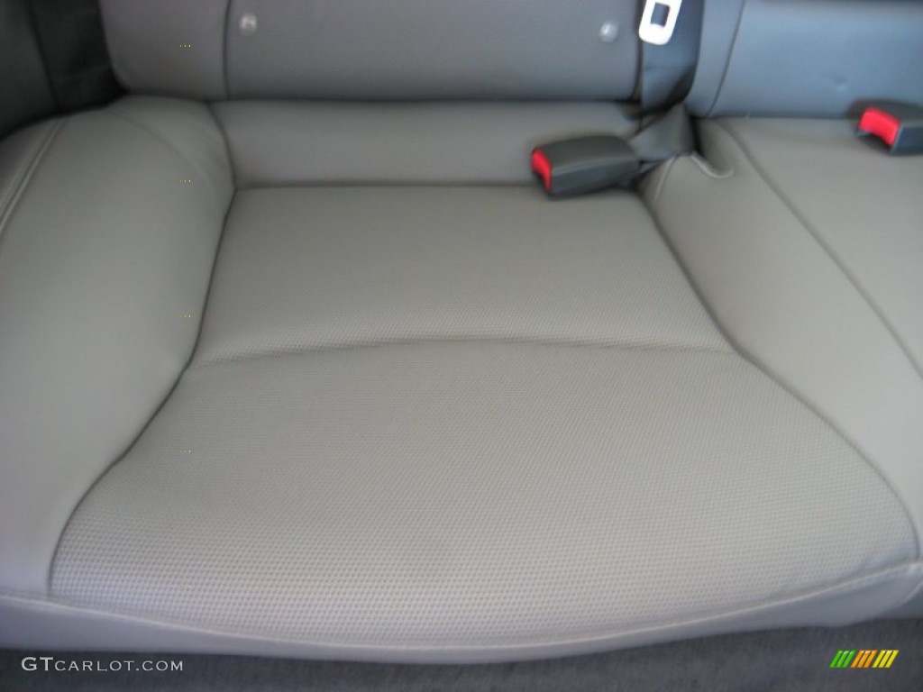 2013 Elantra Coupe SE - Monaco White / Gray photo #17