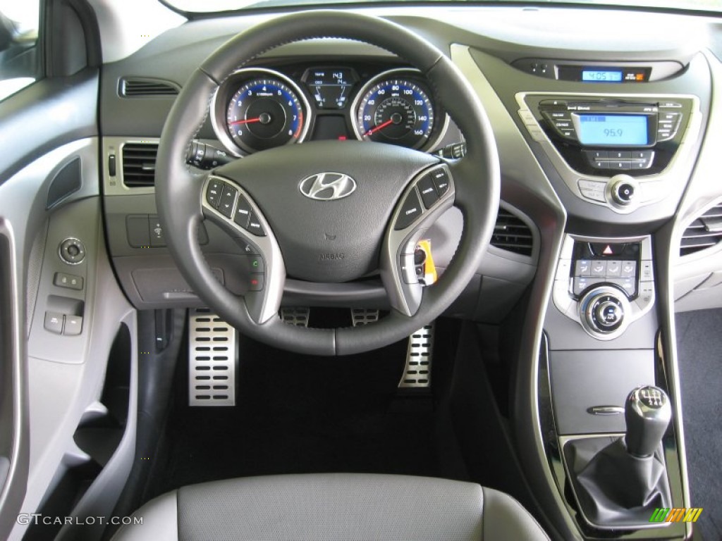 2013 Hyundai Elantra Coupe SE Gray Dashboard Photo #68846030