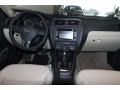 Black - Jetta SE Sedan Photo No. 15