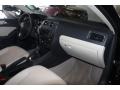 Black - Jetta SE Sedan Photo No. 22