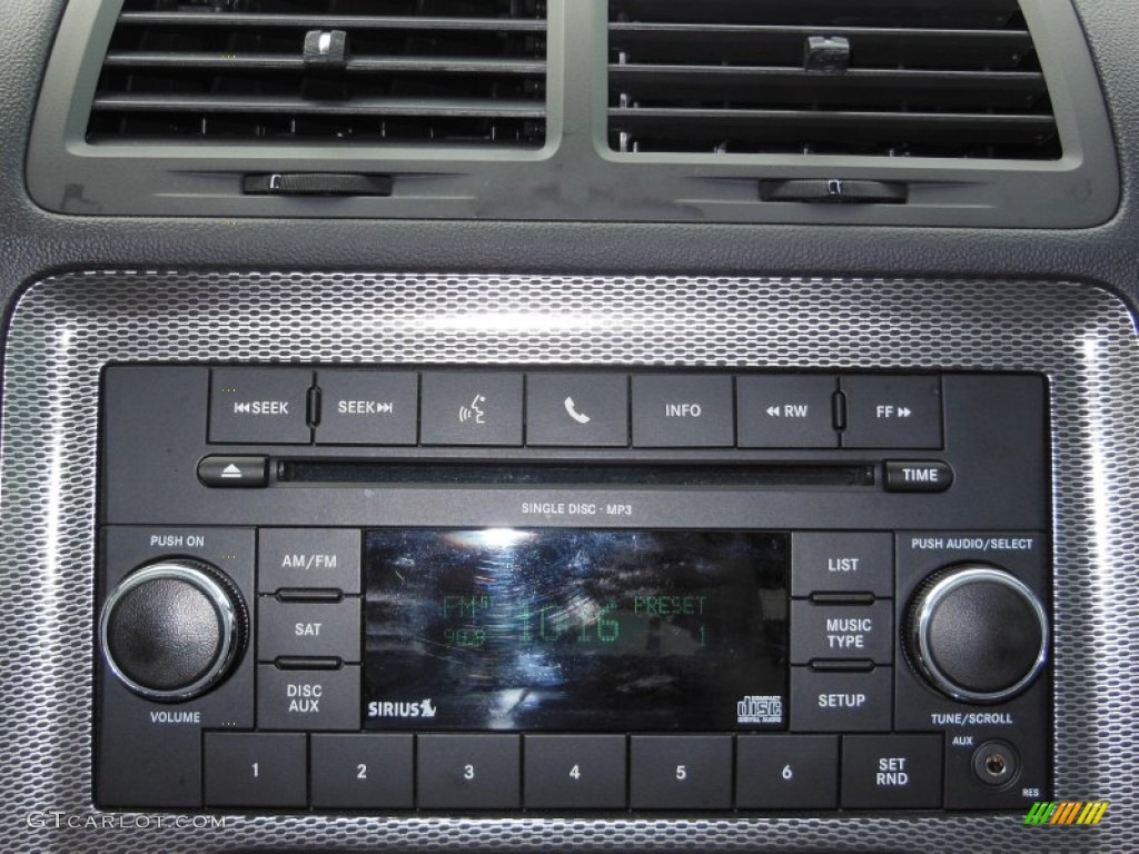 2011 Dodge Challenger R/T Audio System Photo #68855439
