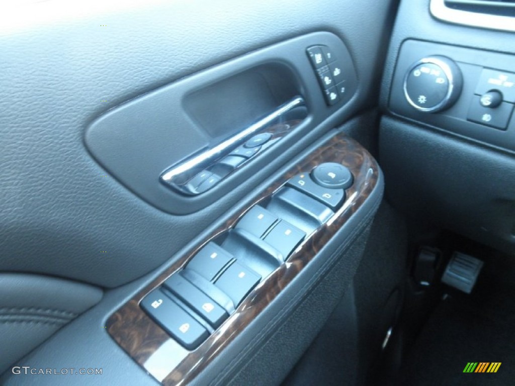 2013 GMC Sierra 2500HD Denali Crew Cab 4x4 Controls Photo #68856996