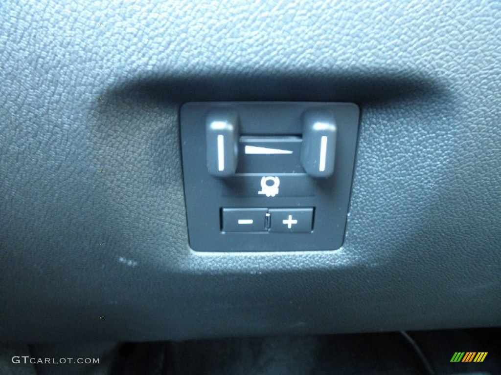 2013 GMC Sierra 2500HD Denali Crew Cab 4x4 Controls Photo #68857014
