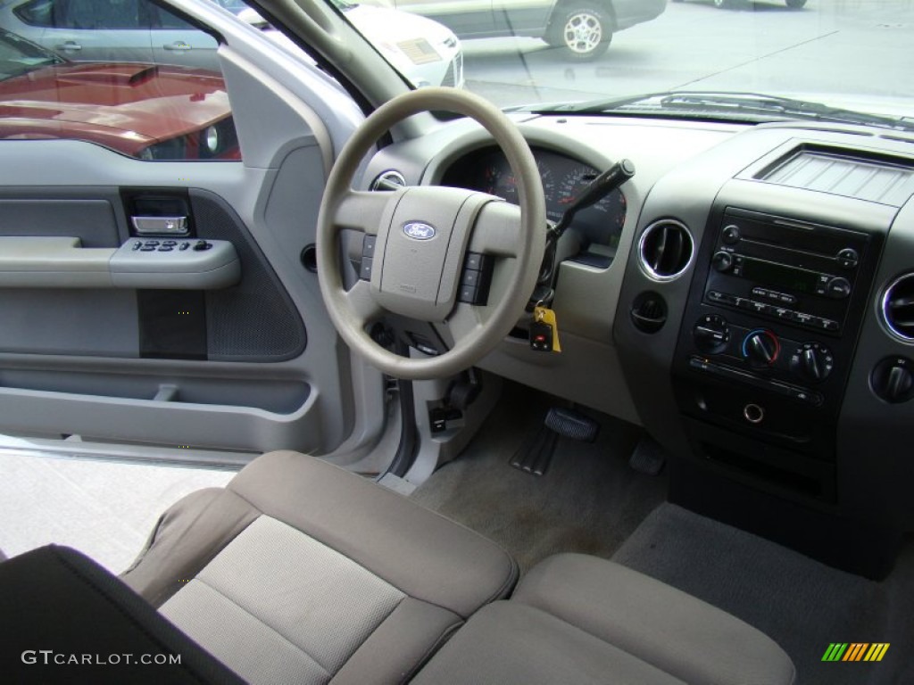 2005 F150 XLT SuperCab - Silver Metallic / Medium Flint Grey photo #14