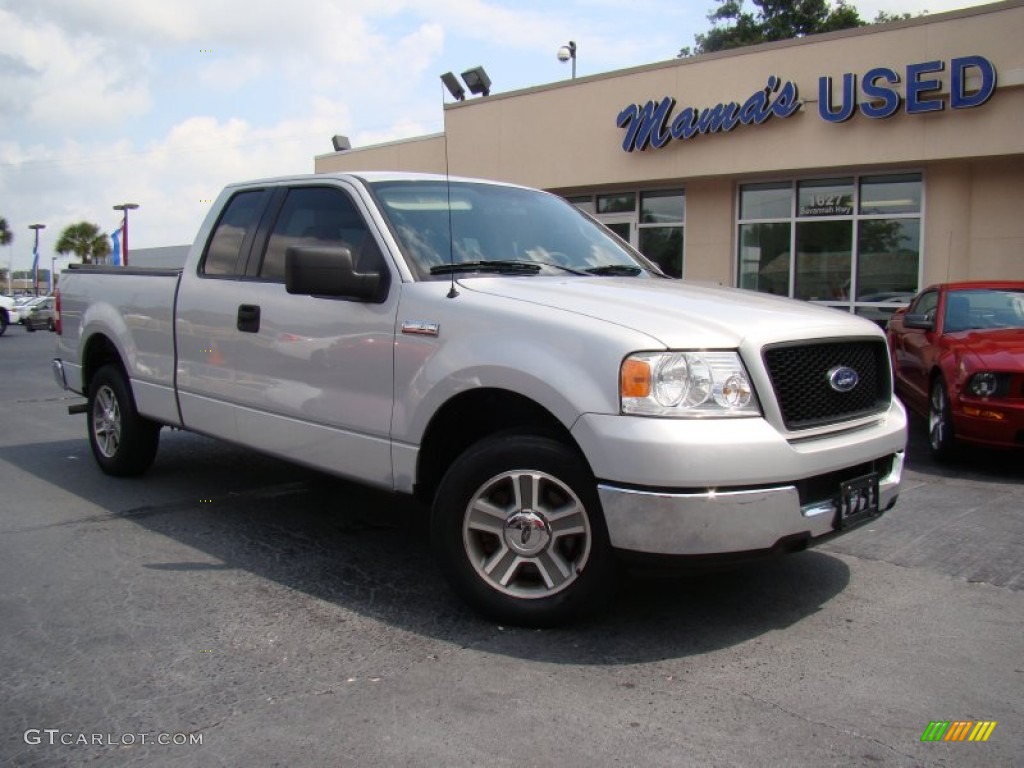 2005 F150 XLT SuperCab - Silver Metallic / Medium Flint Grey photo #23