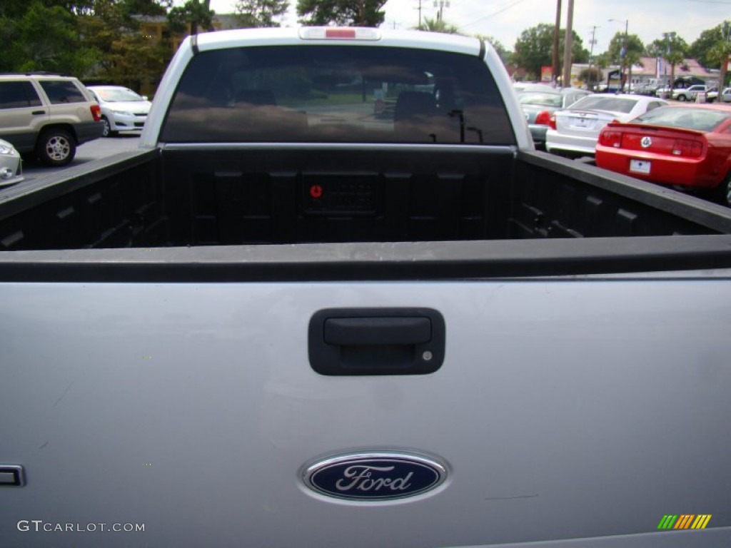 2005 F150 XLT SuperCab - Silver Metallic / Medium Flint Grey photo #26