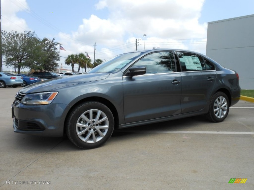 2013 Jetta SE Sedan - Platinum Gray Metallic / Titan Black photo #3