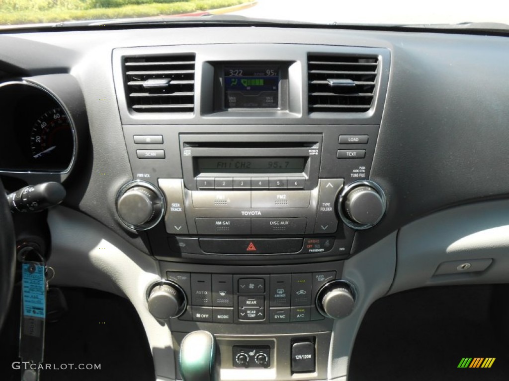 2010 Highlander SE - Classic Silver Metallic / Ash photo #22