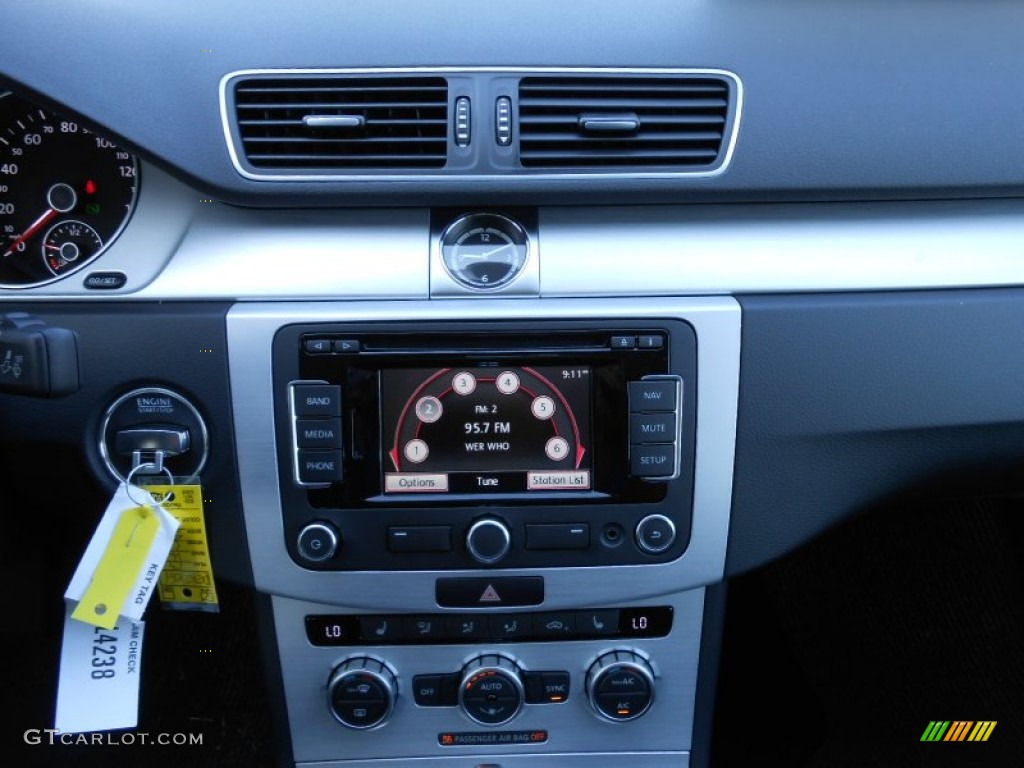 2013 Volkswagen CC Sport Plus Controls Photo #68862363