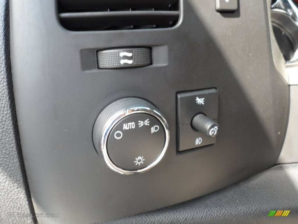 2007 Chevrolet Silverado 2500HD LT Extended Cab Controls Photos