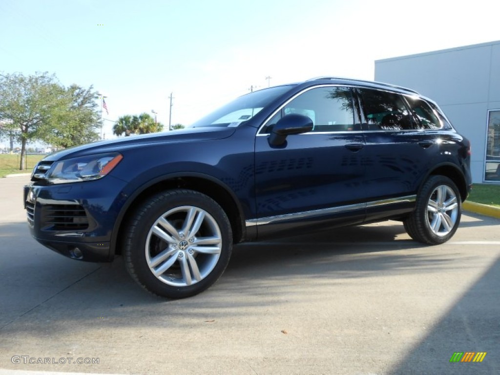 Night Blue Metallic 2013 Volkswagen Touareg VR6 FSI Executive 4XMotion Exterior Photo #68864379