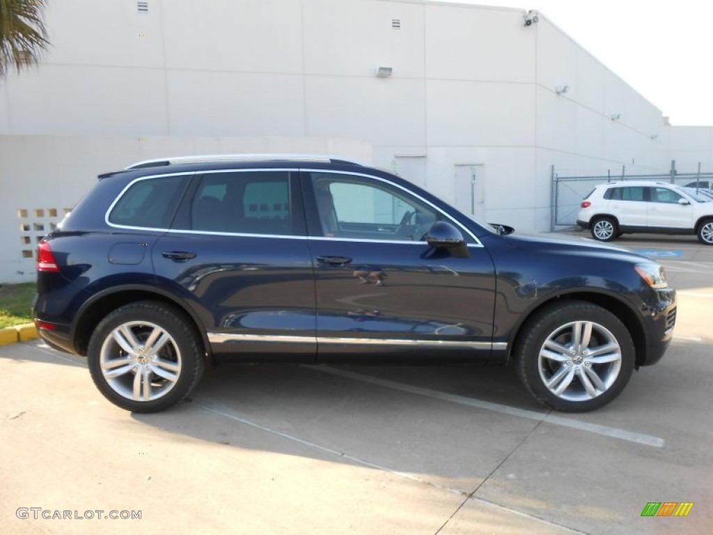Night Blue Metallic 2013 Volkswagen Touareg VR6 FSI Executive 4XMotion Exterior Photo #68864421