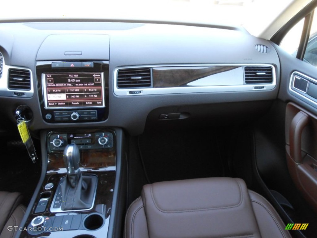 2013 Volkswagen Touareg VR6 FSI Executive 4XMotion Saddle Brown Dashboard Photo #68864484