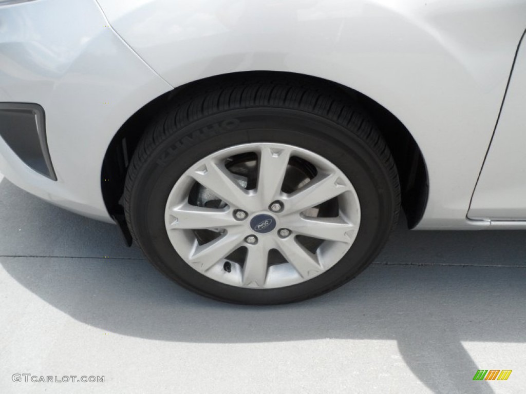 2013 Ford Fiesta SE Hatchback Wheel Photo #68864796