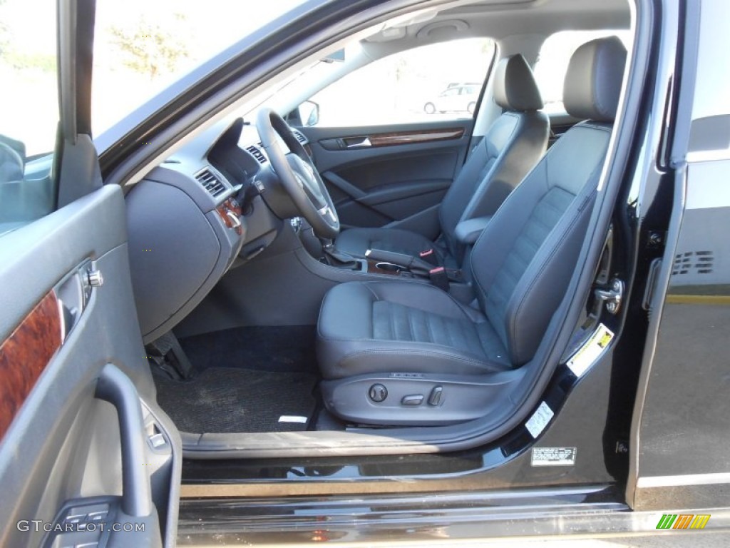 Titan Black Interior 2013 Volkswagen Passat TDI SEL Photo #68865348