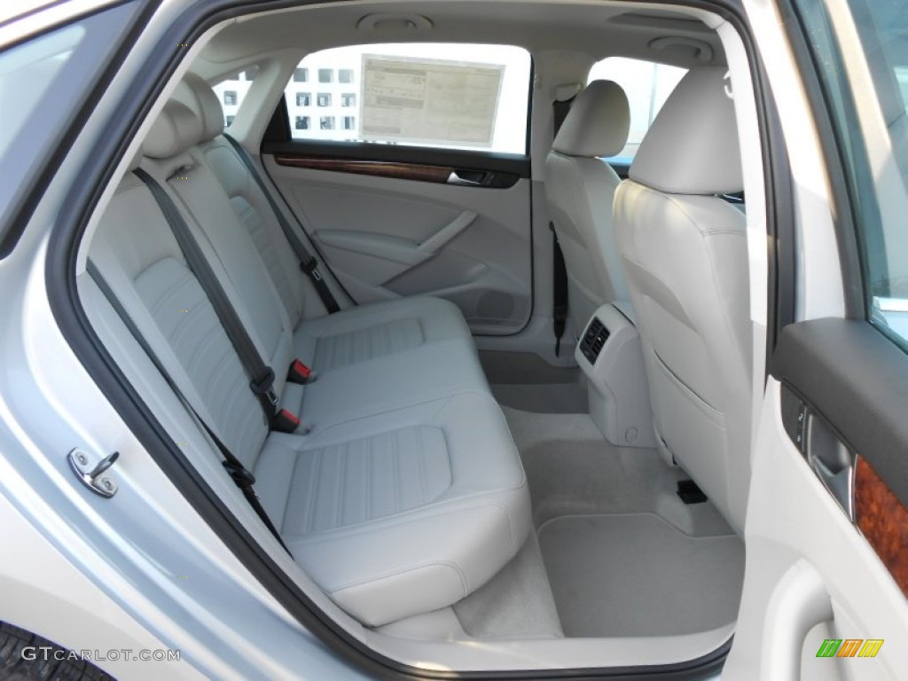 Moonrock Gray Interior 2013 Volkswagen Passat 2.5L SEL Photo #68865603