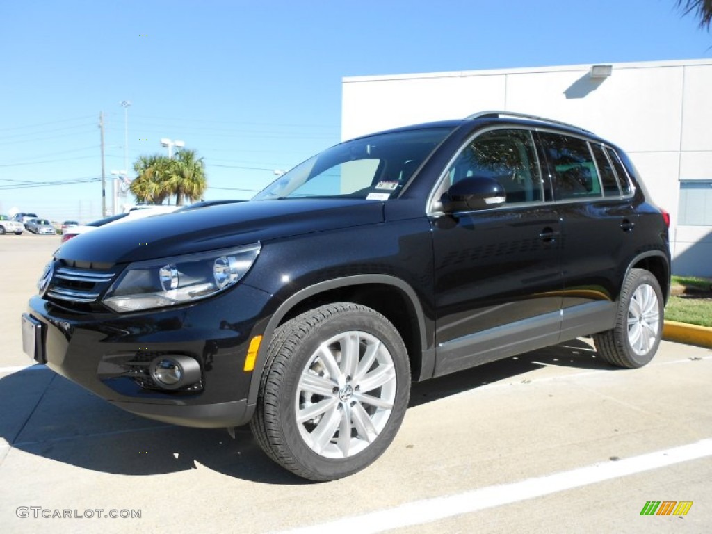 2012 Tiguan SE - Deep Black Metallic / Black photo #3