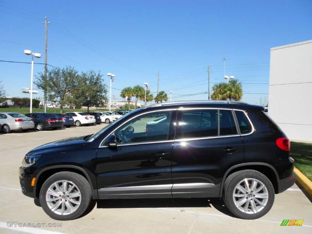 2012 Tiguan SE - Deep Black Metallic / Black photo #4
