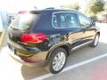 Deep Black Metallic - Tiguan SE Photo No. 7