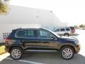 Deep Black Metallic - Tiguan SE Photo No. 8