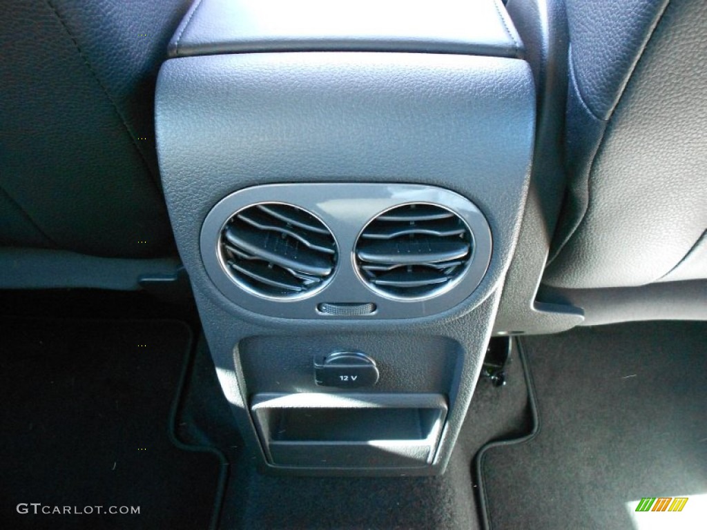 2012 Tiguan SE - Deep Black Metallic / Black photo #20