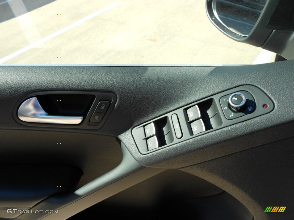 2012 Tiguan SE - Deep Black Metallic / Black photo #21