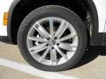 Candy White - Tiguan SE Photo No. 9