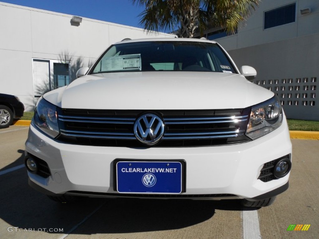 2012 Tiguan SE - Candy White / Black photo #2