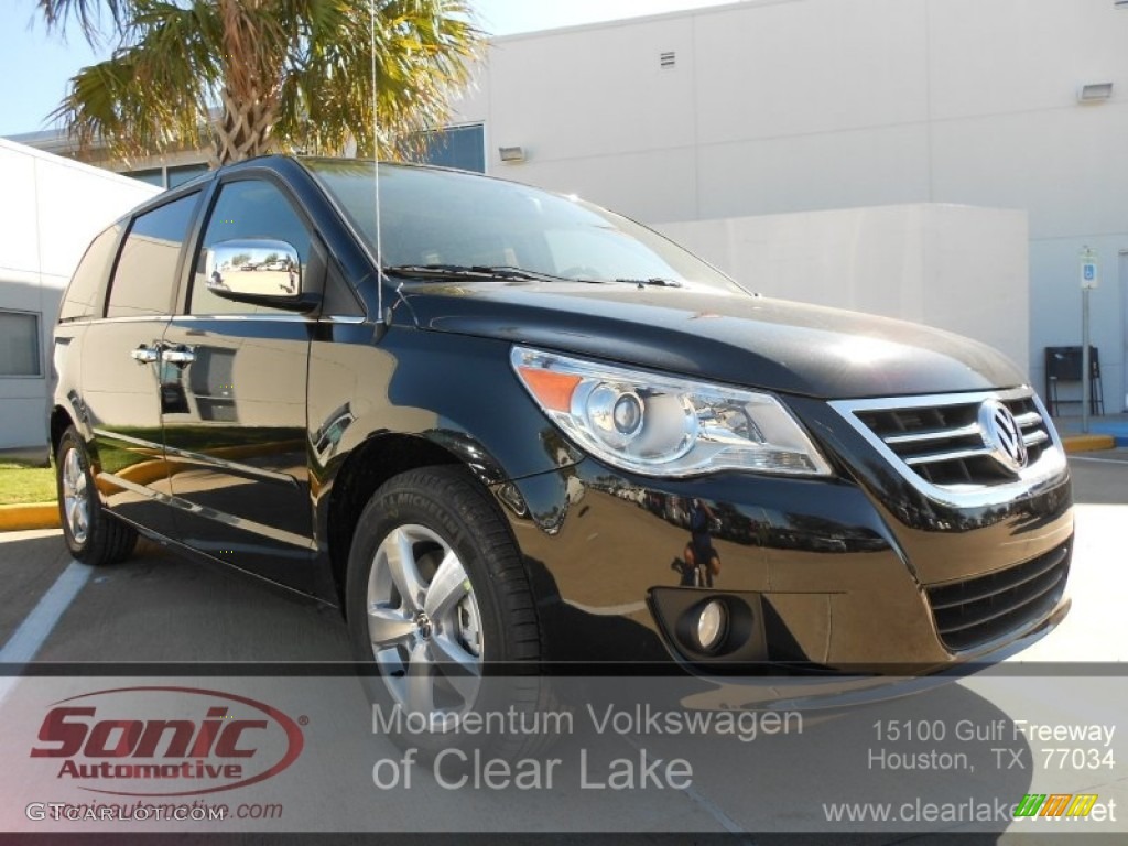 Nocturne Black Metallic Volkswagen Routan