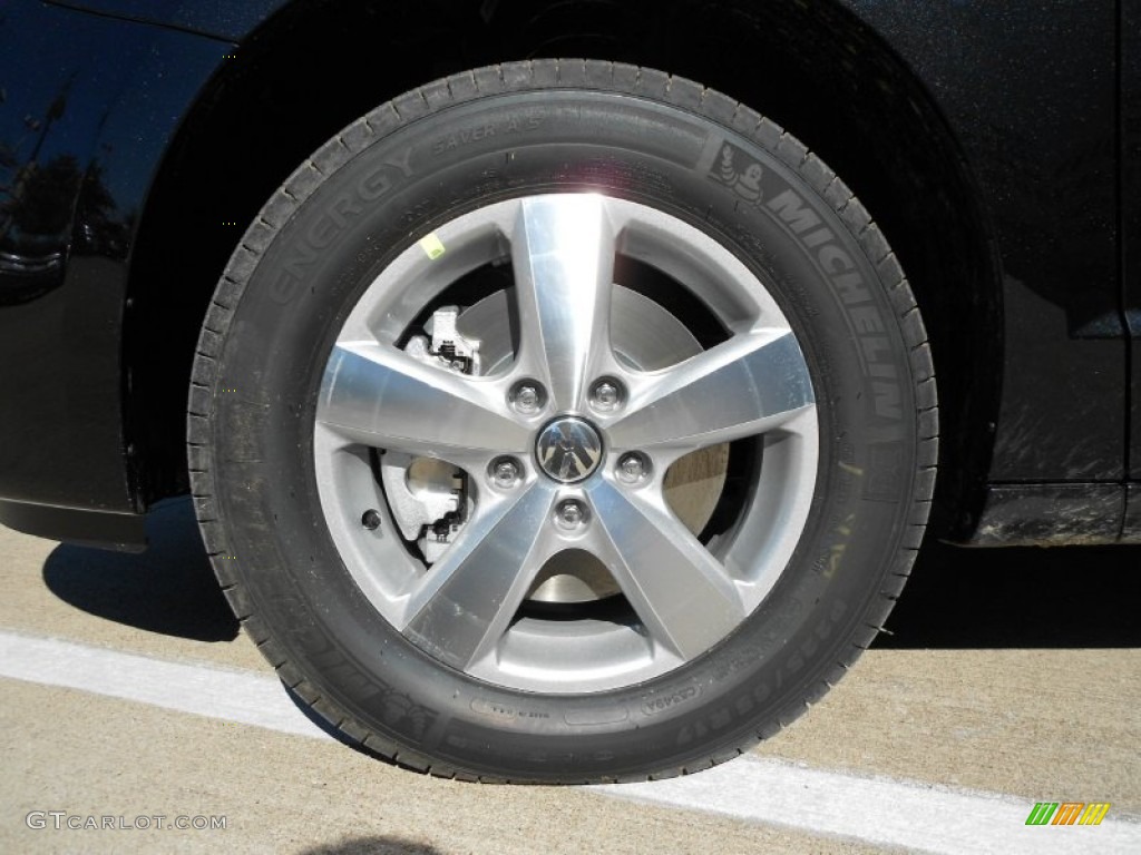 2012 Volkswagen Routan SEL Premium Wheel Photos