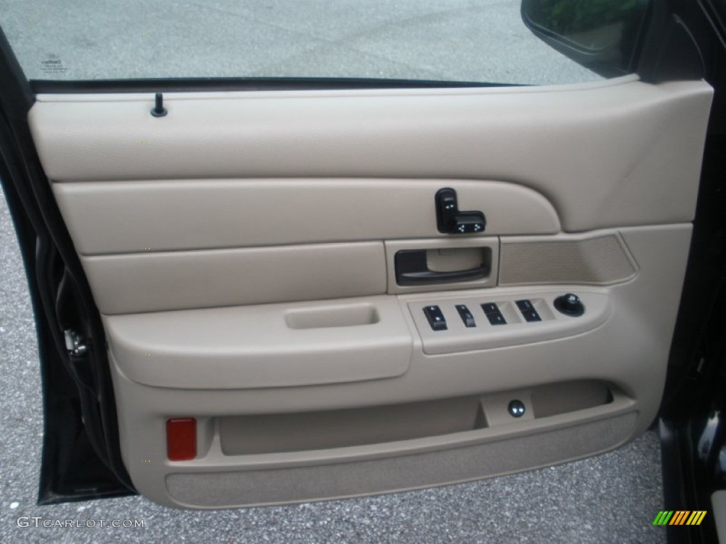 2011 Crown Victoria LX - Black / Light Camel photo #16