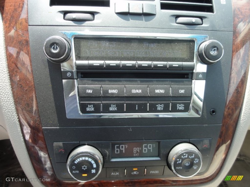 2006 Cadillac DTS Standard DTS Model Controls Photo #68872377