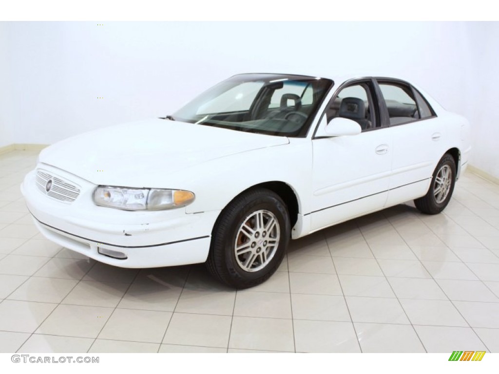 2003 Regal LS - White / Medium Gray photo #3