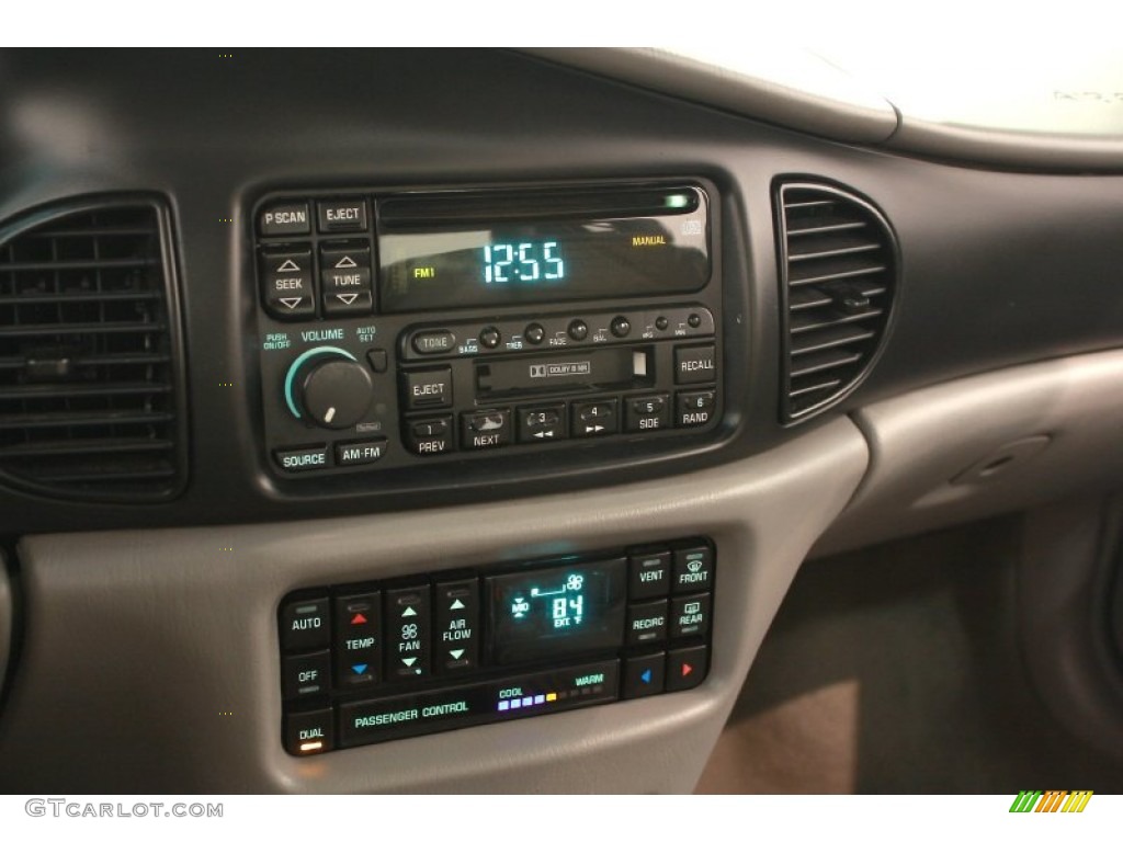 2003 Regal LS - White / Medium Gray photo #10