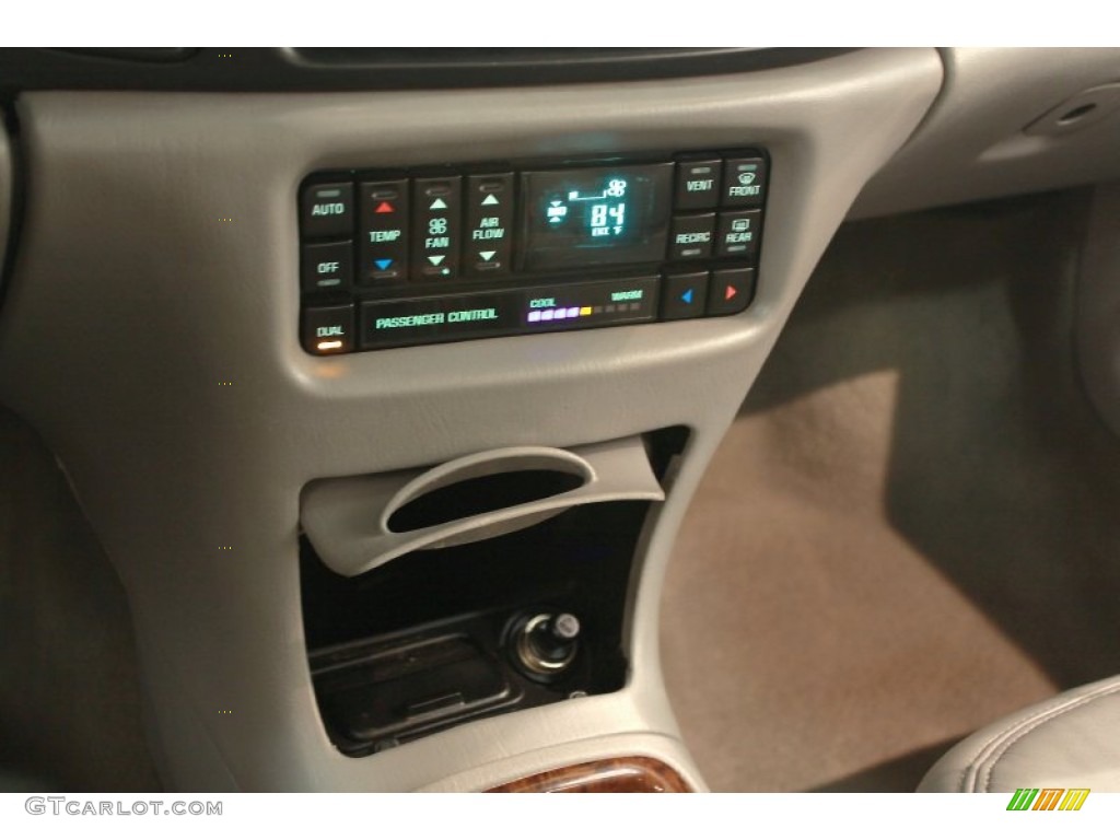2003 Regal LS - White / Medium Gray photo #12