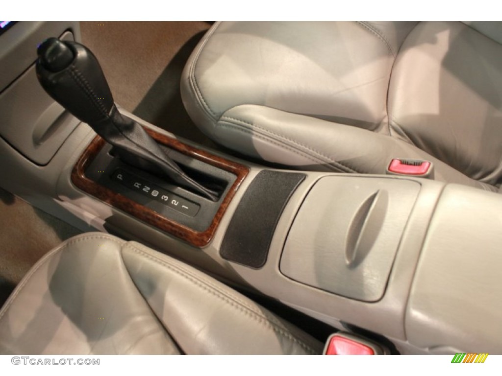 2003 Regal LS - White / Medium Gray photo #13