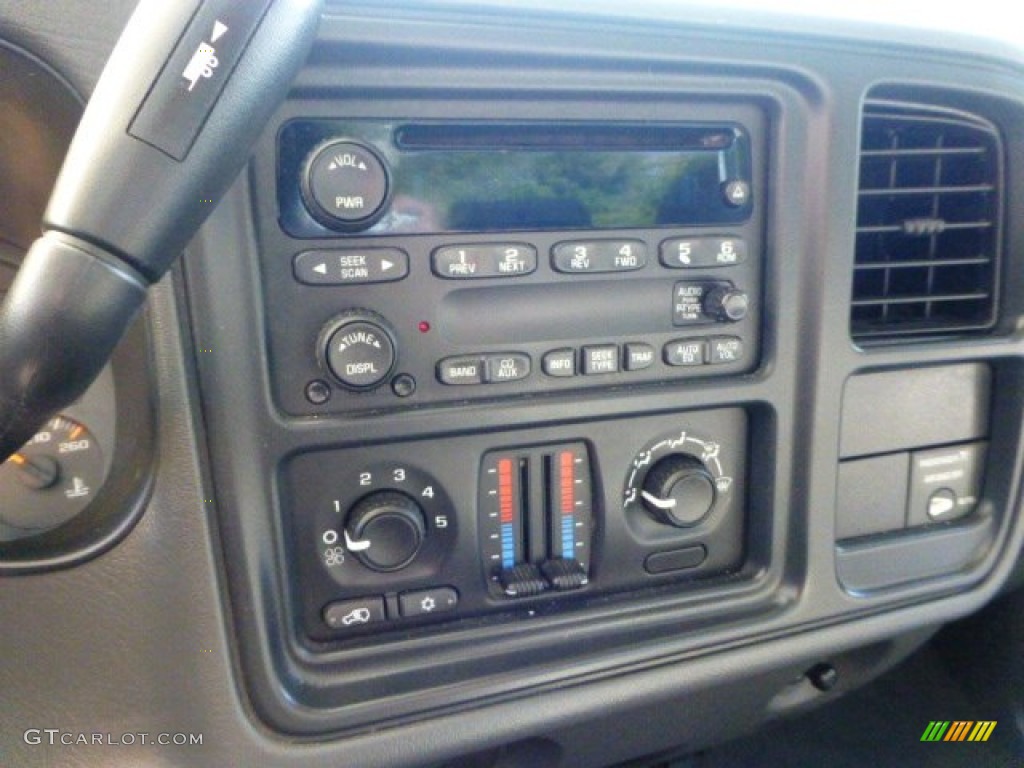 2004 GMC Sierra 1500 Regular Cab 4x4 Controls Photo #68878218