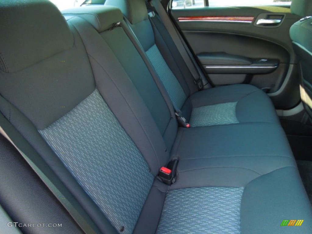 2012 300  - Bright Silver Metallic / Black photo #20