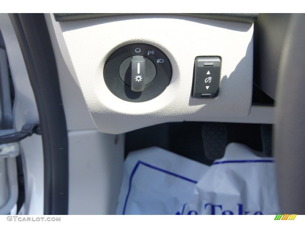 2013 Fiesta S Sedan - Ingot Silver / Charcoal Black/Light Stone photo #19
