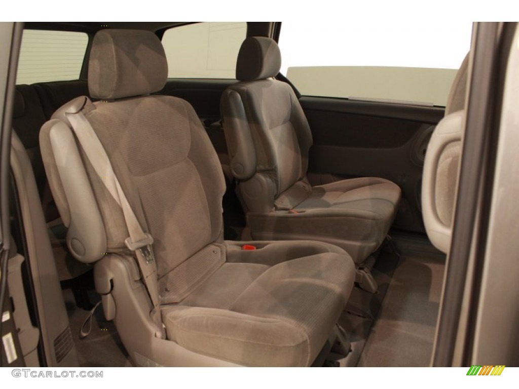 Stone Gray Interior 2004 Toyota Sienna LE Photo #68886990