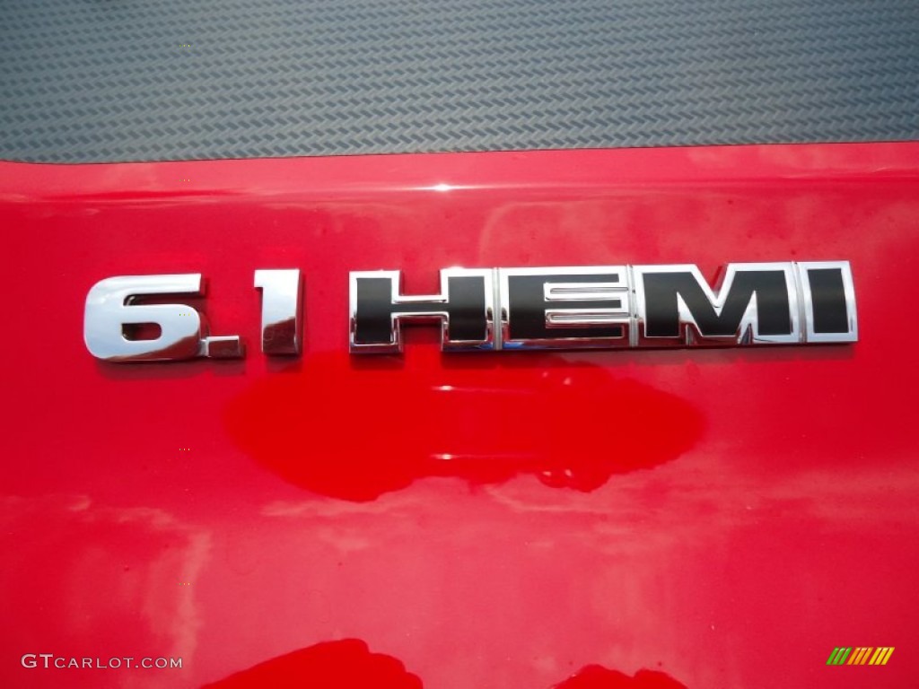 2010 Dodge Challenger SRT8 Marks and Logos Photos