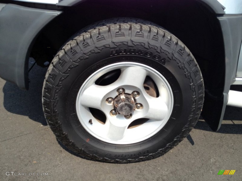 2001 Nissan Xterra SE V6 4x4 Wheel Photos