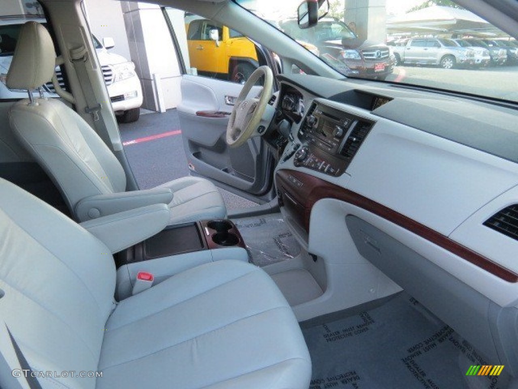 2011 Sienna XLE - Silver Sky Metallic / Light Gray photo #17